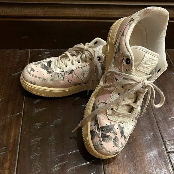 Rare Nike Floral Rose Air Force 1 exclusive 2019 edition - Picture 3 of 6